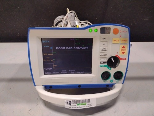 ZOLL R-SERIES ALS DEFIB WITH PACING, 12 LEAD ECG, SPO2, CO2, ANALYZE