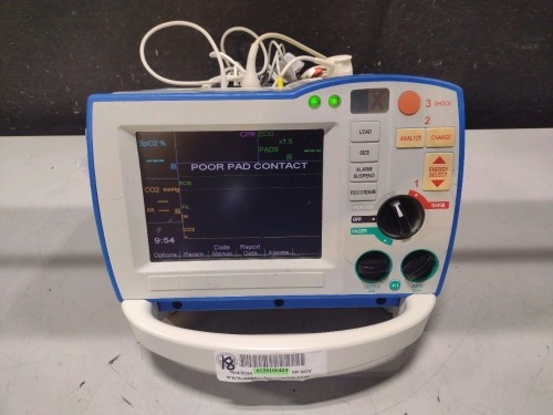 ZOLL R-SERIES ALS DEFIB WITH PACING, 12 LEAD ECG, SPO2, CO2, ANALYZE