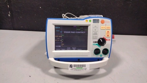 ZOLL R-SERIES ALS DEFIB WITH PACING, 12 LEAD ECG, SPO2, CO2, ANALYZE