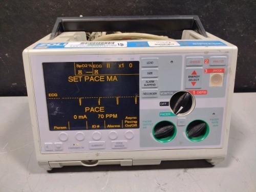 ZOLL M SERIES BIPHASIC DEFIB WITH PACING, 3 LEAD ECG, SPO2, ANALYZE