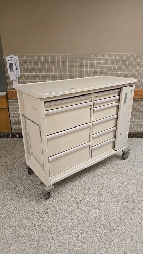 HERMANMILLER CART, WHITE, LOCKING 10-DRAWER SUPPLY CART LOCATED AT 900 W. CLAIREMONT AVE, EAU CLAIRE, WI 54701