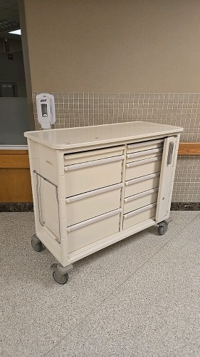 HERMANMILLER CART, WHITE, LOCKING 10-DRAWER SUPPLY CART LOCATED AT 900 W. CLAIREMONT AVE, EAU CLAIRE, WI 54701