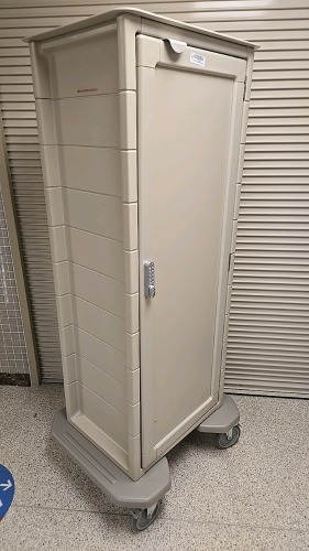 HERMANMILLER CART,BEIGE, LOCKING SINGLE DOOR VERTICAL STORAGE CART LOCATED AT 900 W. CLAIREMONT AVE, EAU CLAIRE, WI 54701