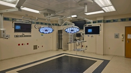 STRYKER VISUM 2 CEILING MOUNT DUAL HEAD SURGICAL LIGHTS WITH CONTROL PANEL, DUAL VISIONPRO LED DISPLAY MONITORS, SWITCHPOINT MEDIA 3 MEDIAL ROUTER, VISUM SURGICAL LIGHT SYSTEM, NEC WALL MONITOR LOCATED AT 900 W. CLAIREMONT AVE, EAU CLAIRE, WI 54701PROFESS