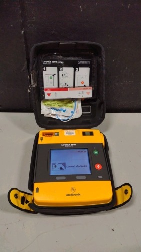 PHYSIO CONTROL LIFEPAK 1000 DEFIBRILLATOR LOCATED AT 3325 MOUNT PROSPECT RD. FRANKLIN PARK, IL 60131