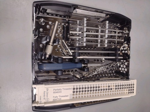 STRYKER ASNIS III 4.0MM SCREWS AND INSTRUMENTS LOCATED AT 3325 MOUNT PROSPECT RD. FRANKLIN PARK, IL 60131
