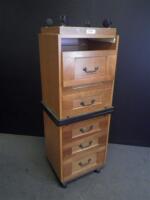 LOT OF BEDSIDE CABINETS