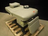 MIDMARK 75L POWER EXAM TABLE WITH FOOTSWITCH