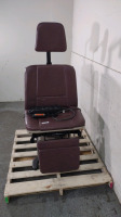 MIDMARK 75L POWER EXAM CHAIR WITH HAND AND FOOT CONTROLS