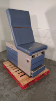 RITTER/MIDMARK 104 EXAM TABLE