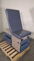 RITTER/MIDMARK 104 EXAM TABLE