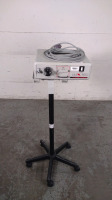 LUXTEC 9300 LIGHT SOURCE ON ROLLING STAND