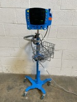 GE DYNAMAP V100 PATIENT MONITOR ON ROLLING STAND