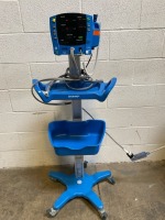 GE DYNAMAP V100 PATIENT MONITOR ON ROLLING STAND