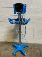 GE DYNAMAP V100 PATIENT MONITOR ON ROLLING STAND