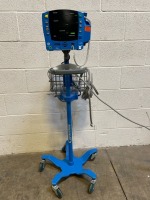 GE DYNAMAP V100 PATIENT MONITOR ON ROLLING STAND