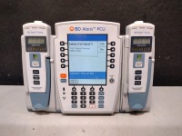 ALARIS PCU 8015 SERIES INFUSION PUMP WITH 8100 SERIES MODULES