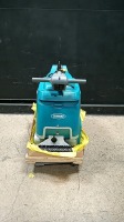 TENNANT E5 CARPET CLEANER