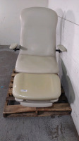 MIDMARK 647 POWER EXAM CHAIR