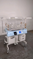 DRAGER ISOLETTE 8000 INFANT INCUBATOR