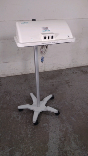 NATUS NEOBLUE LED PHOTOTHERAPY SYSTEM ON ROLLING STAND