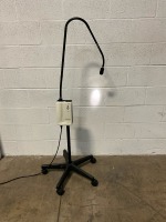 WELCH ALLYN 48740 EXAM LIGHT ON ROLLING STAND