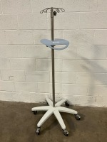 MOBILE IV POLE W SHELF