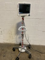 GE DASH 4000 PATIENT MONITOR ON ROLLING STAND