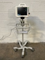 GE DASH 3000 PATIENT MONITOR ON ROLLING STAND