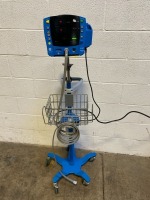 GE V100 CARESCAPE PATIENT MONITOR ON ROLLING STAND