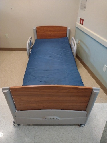 HILL-ROM PATIENT BED