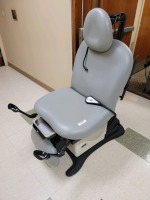 MIDMARK 75L POWER EXAM CHAIR WTH HAND CONTROLER