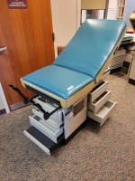 MIDMARK 404 EXAM TABLE