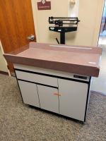 RITTER 109 PEDIATRIC EXAM TABLE WITH SCALE