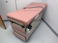 RITTER 104 EXAM TABLE WITH WELCH ALLYN 48200 LITE-BOX WITH LITE PIPE