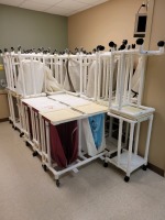 LOT OF LAUDRY BASKETS