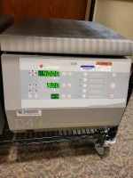 JOUAN B4 CENTRIFUGE