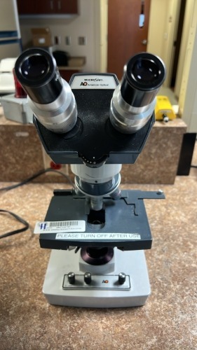 AMERICAN OPITICAL MIRCO STAR LAB MICROSCOPE 10X EYE PIECES WITH 4 OBJECTIVES