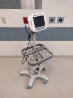 VERATHON GLIDESCOPE VIDEO LARYNGOSCOPE ON CART