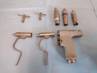 STRYKER SYSTEM 9 DRILL SET TO INCLUDE: 4605-000-000 DRIVER, 4100-131-000 DRILL, 4100-235-000 TRINKLE REAMER, 4100-110-000 AO SMALL DRILL AND CHUCKS