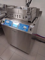 ULTRA CLEAN SYSTEMS 1150V ULTRASONIC CLEANER (SN: 2001-1150-832-3)