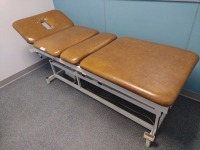 HANNING ELEKTRG WERKE HI-LOW THERAPY TABLE WITH HAND CONTROL