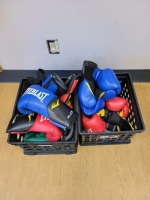 LOT OF EVERLAST BOXING GLOVES