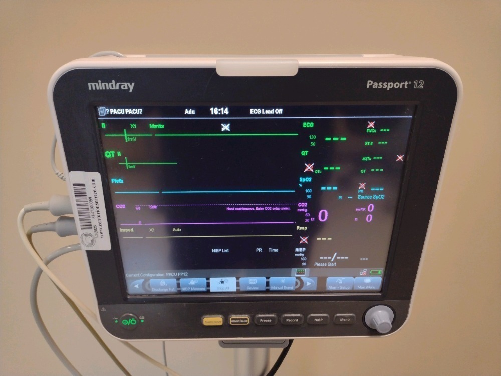 MINDRAY PASSPORT 12 PATIENT MONITOR WITH PRINTER AND CO2 MODULE ON CART