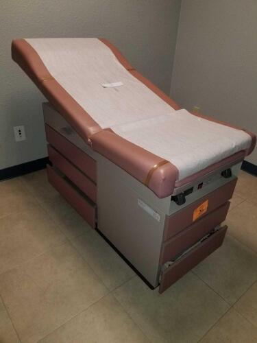 RITTER 104 POWERED EXAM TABLE