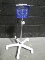 SPHYGMOMANOMETER ON ROLLING STAND