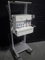 MAQUET 900C VENTILATOR ON ROLLING STAND