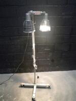 LAMP ON ROLLING STAND