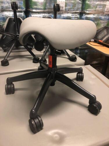 HUMANSCALE SADDLE SEAT