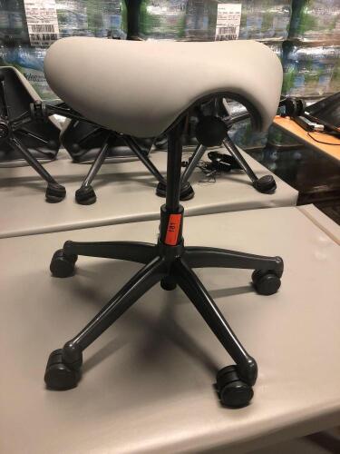 HUMANSCALE SADDLE SEAT